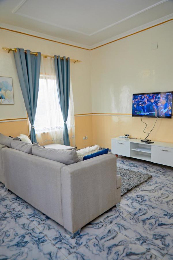 Appartement Avec Vue Panoramique Two Or Three Rooms Yaoundé エクステリア 写真