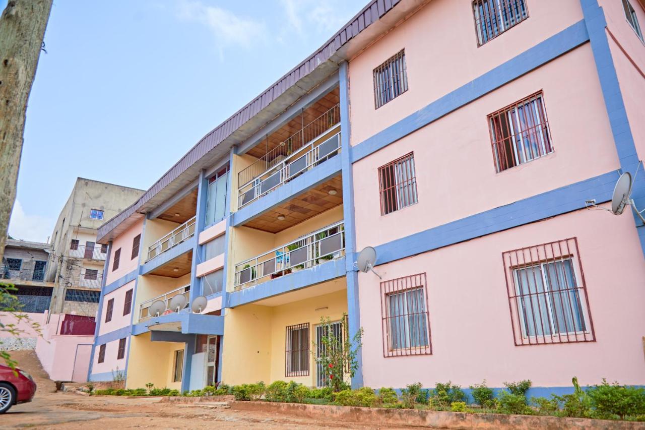 Appartement Avec Vue Panoramique Two Or Three Rooms Yaoundé エクステリア 写真