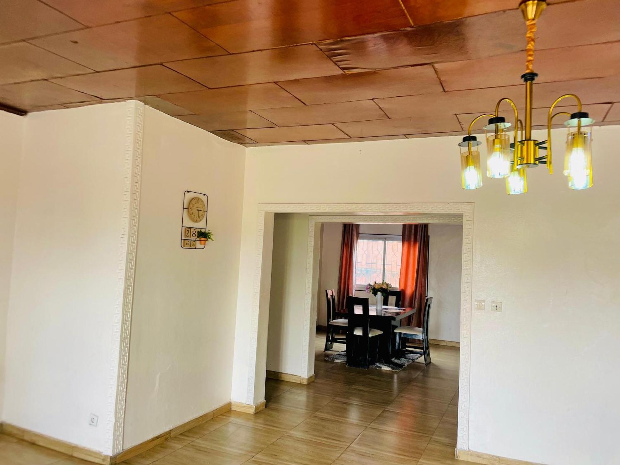 Appartement Avec Vue Panoramique Two Or Three Rooms Yaoundé エクステリア 写真