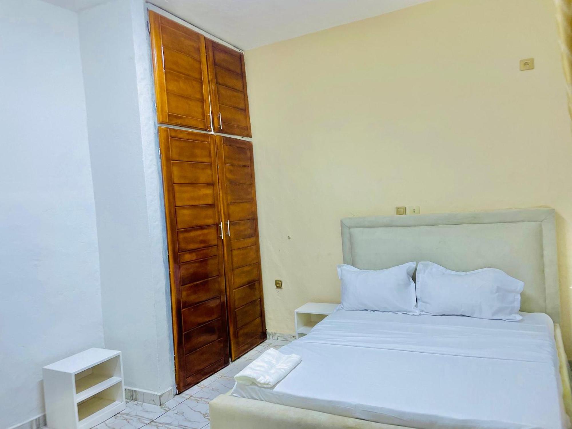 Appartement Avec Vue Panoramique Two Or Three Rooms Yaoundé エクステリア 写真
