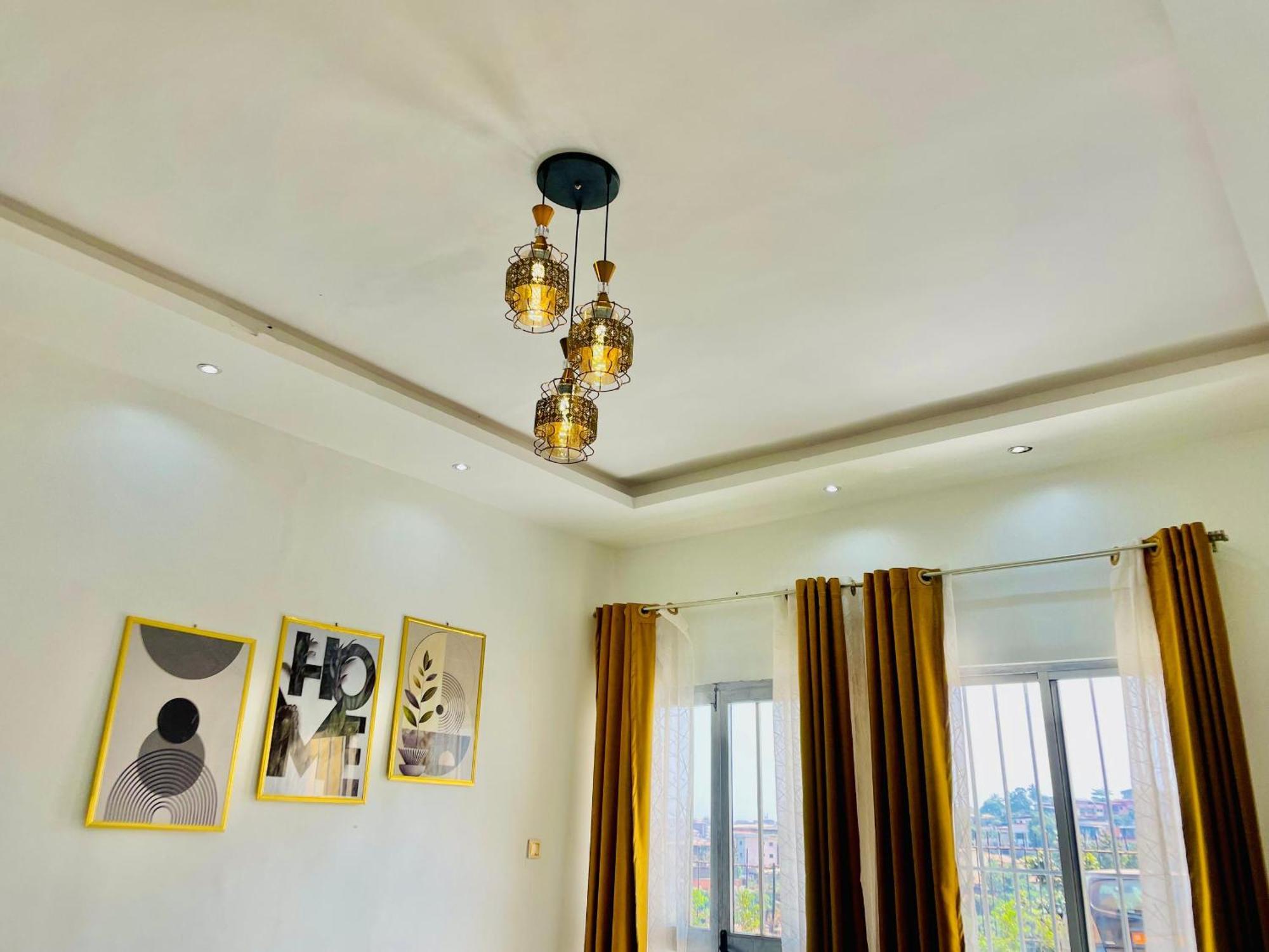 Appartement Avec Vue Panoramique Two Or Three Rooms Yaoundé エクステリア 写真