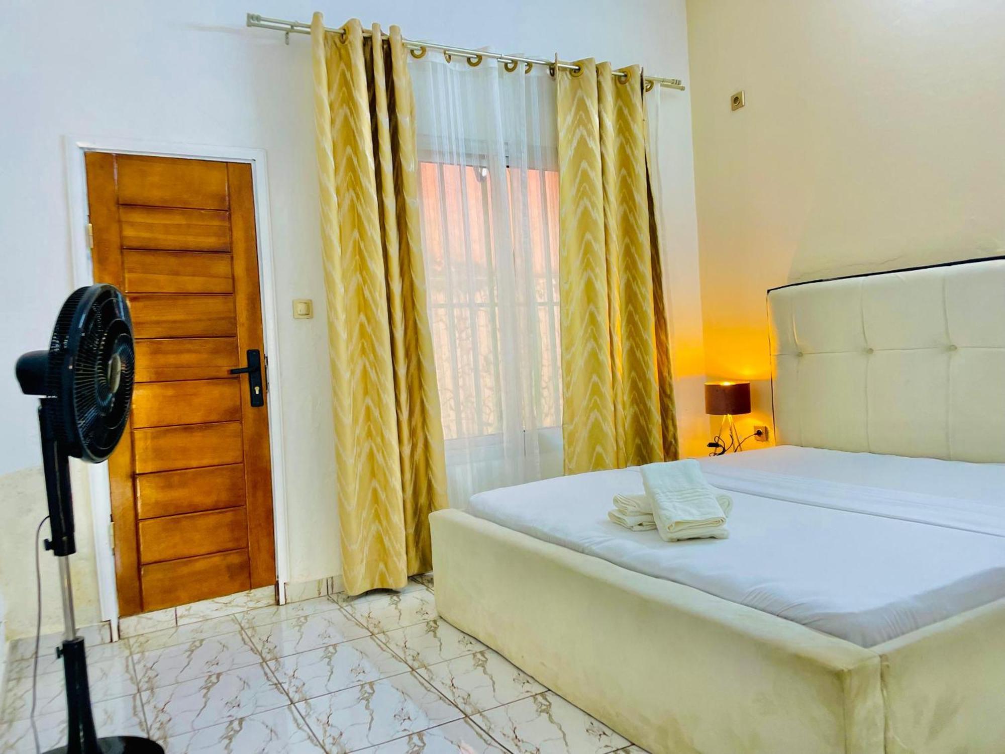 Appartement Avec Vue Panoramique Two Or Three Rooms Yaoundé エクステリア 写真