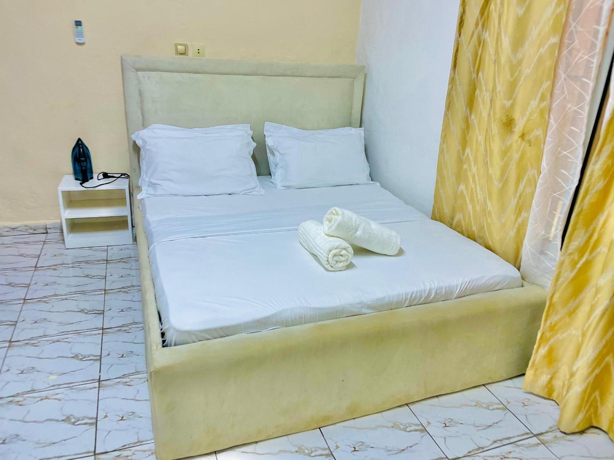 Appartement Avec Vue Panoramique Two Or Three Rooms Yaoundé エクステリア 写真