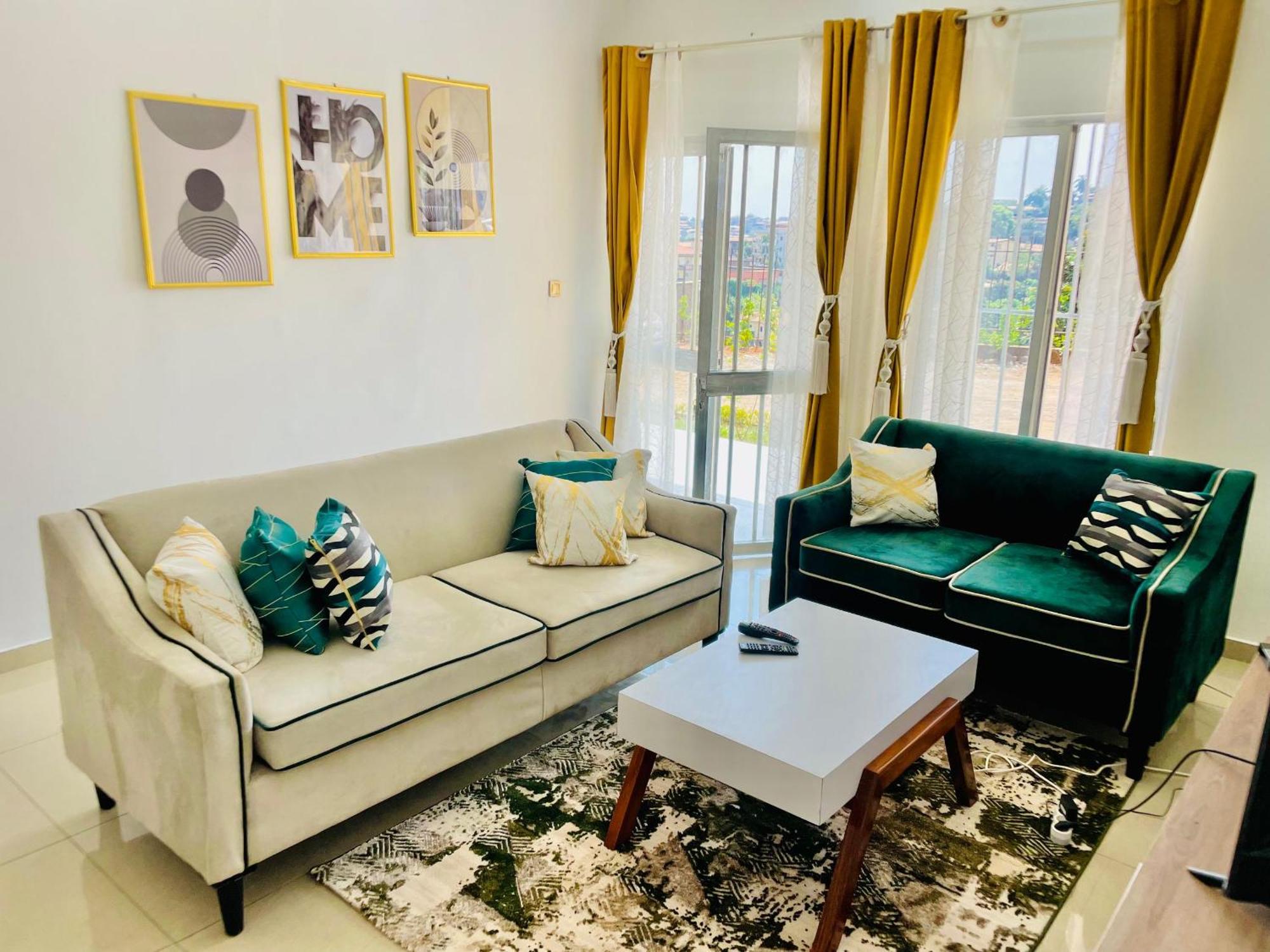 Appartement Avec Vue Panoramique Two Or Three Rooms Yaoundé エクステリア 写真