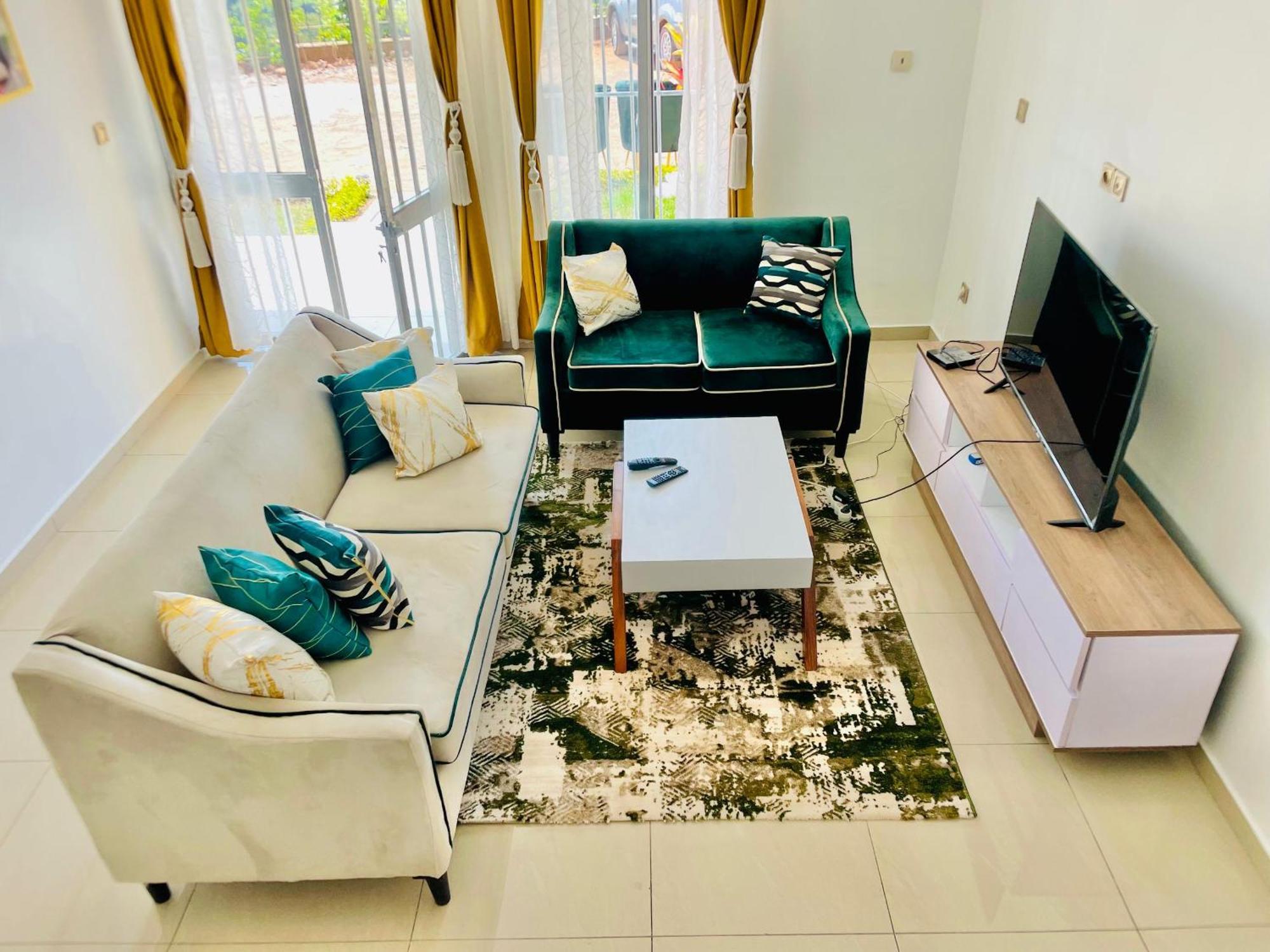 Appartement Avec Vue Panoramique Two Or Three Rooms Yaoundé エクステリア 写真