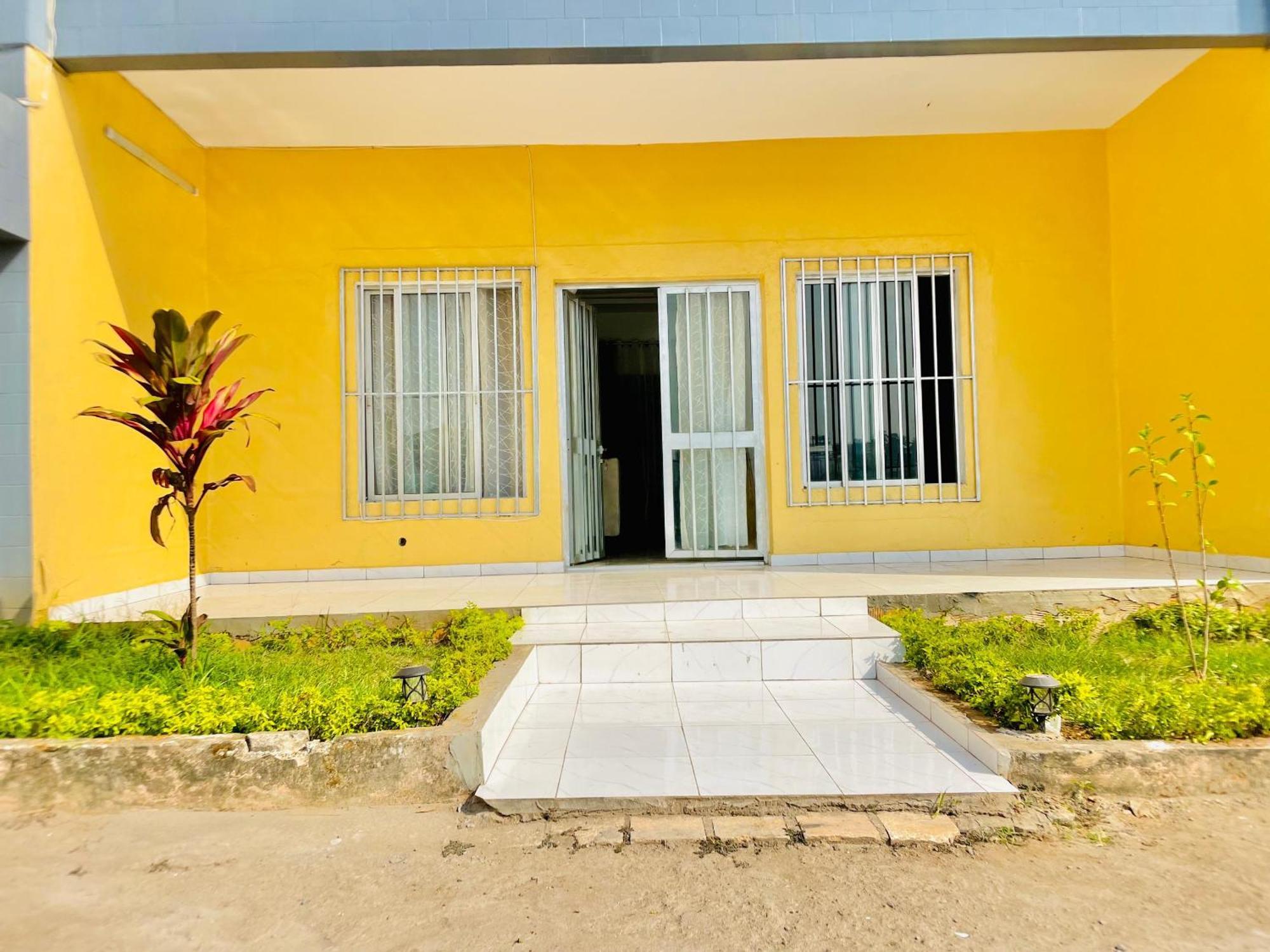 Appartement Avec Vue Panoramique Two Or Three Rooms Yaoundé エクステリア 写真